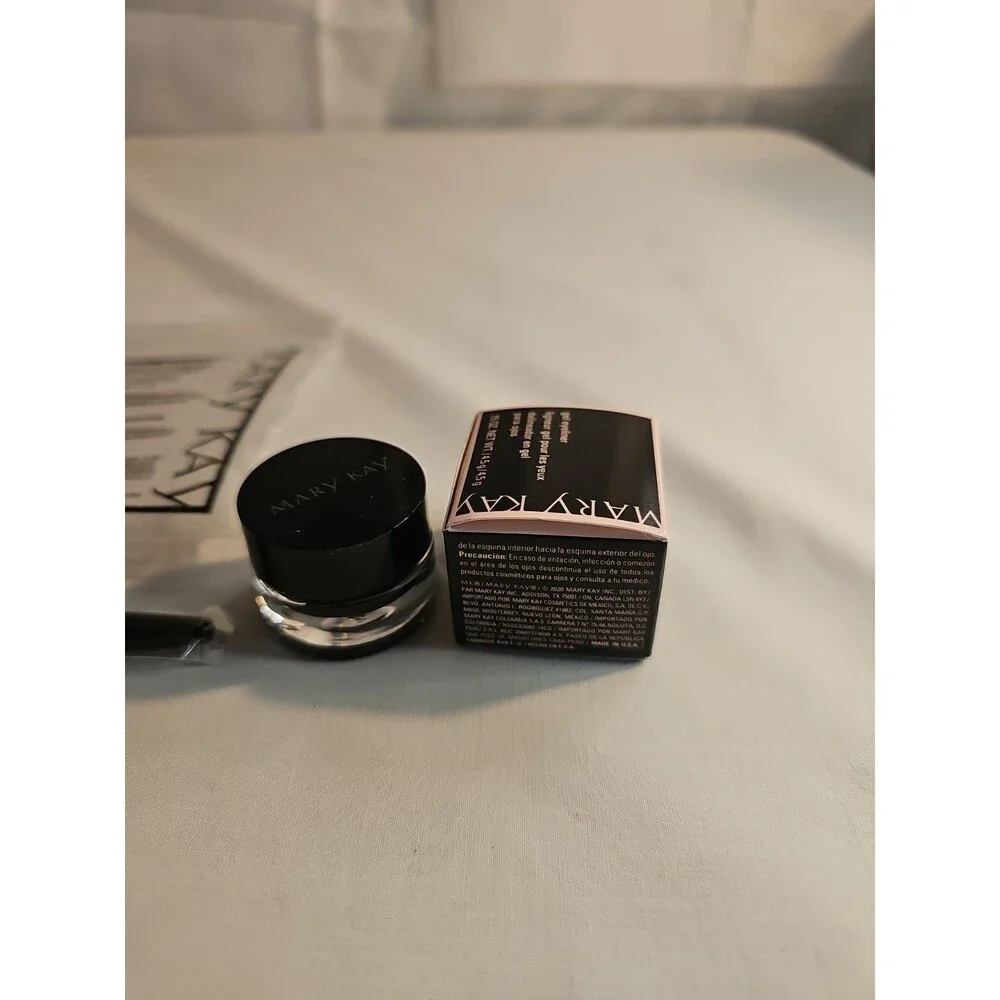 NIB Mary Kay Jet Black Gel Eyeliner W/Expandable Brush Applicator Past Stock